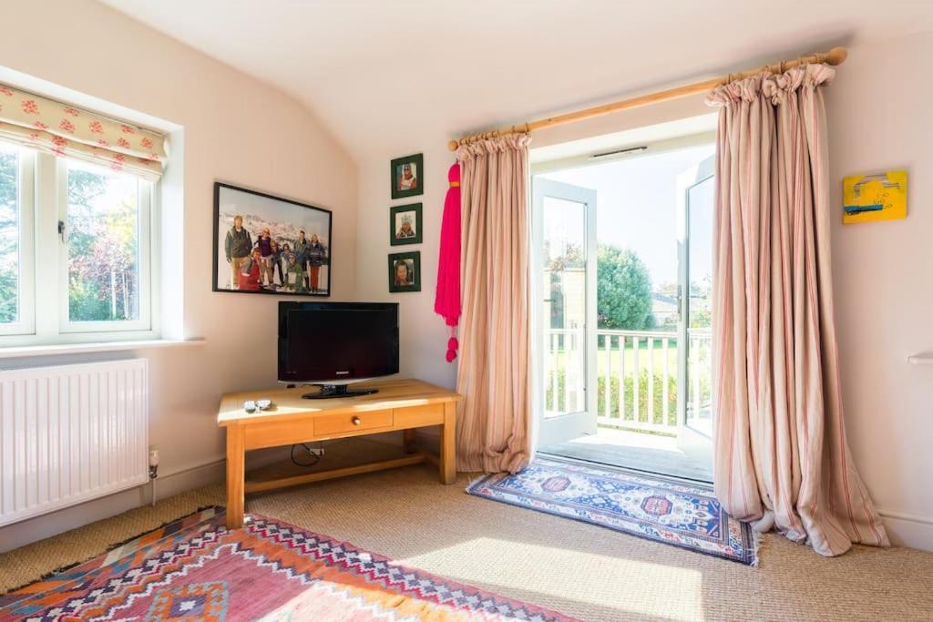 Charming Cottage Surrounded By Idyllic Garden In Peaceful Location In Central تشارلبوري المظهر الخارجي الصورة